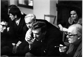 D&uuml;ggelin und D&uuml;rrenmatt, Frauen ganz im Hintergrund.